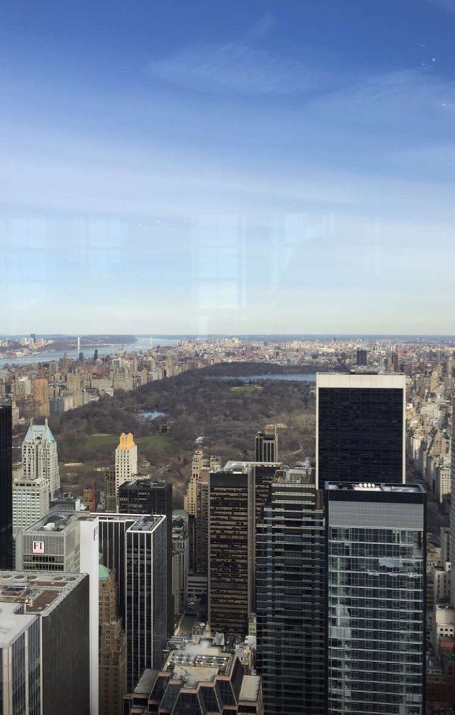 eileensutton's tweet photo. The view from @katespadeny 😍🗽 https://t.co/msljkfxK8n