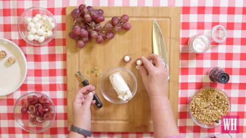 jackienewgent's tweet photo. {Video} Make my Stuffed Grapes! https://t.co/UzCLpljaAR #SnackSesh via @WomensHealthMag (Thanks @KINDSnacks #client) https://t.co/uOJM8lq7Rt