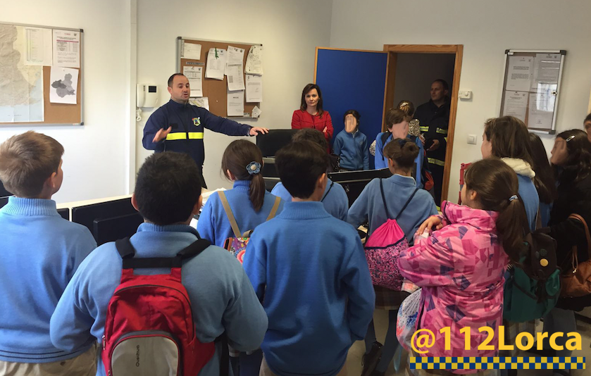 112Lorca's tweet photo. Hoy hemos celebrado el #112day2016 con la visita del Colegio Ciudad del Sol de #Lorca https://t.co/1tuKPWJSTV