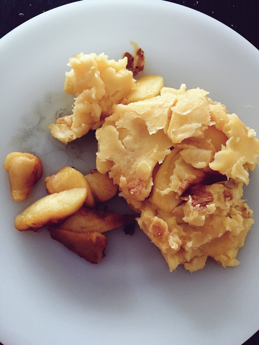 studyNcooking's tweet photo. Crêpe aux pommes 😍 #love #cooking #food https://t.co/meomulIyMm