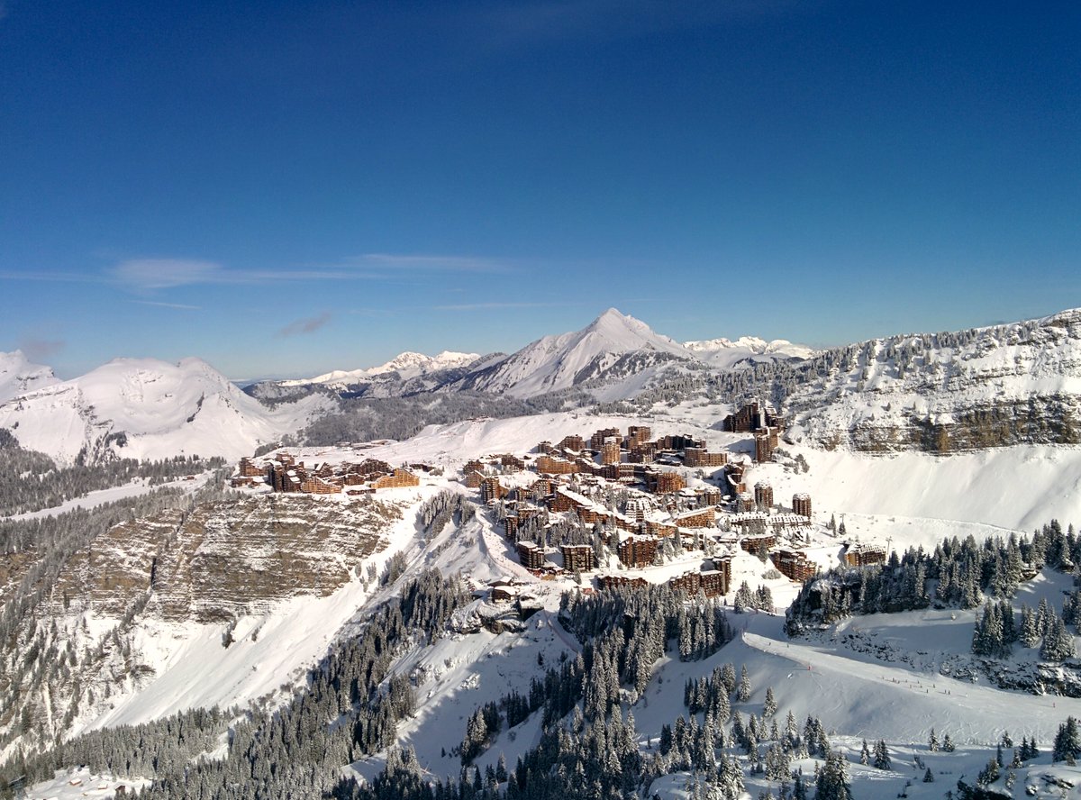 Igluski's tweet photo. Snow conditions in Avoriaz look incredible! Skiers are going to have a great time next week @Avoriaz1800 https://t.co/qF1ReZe4b5