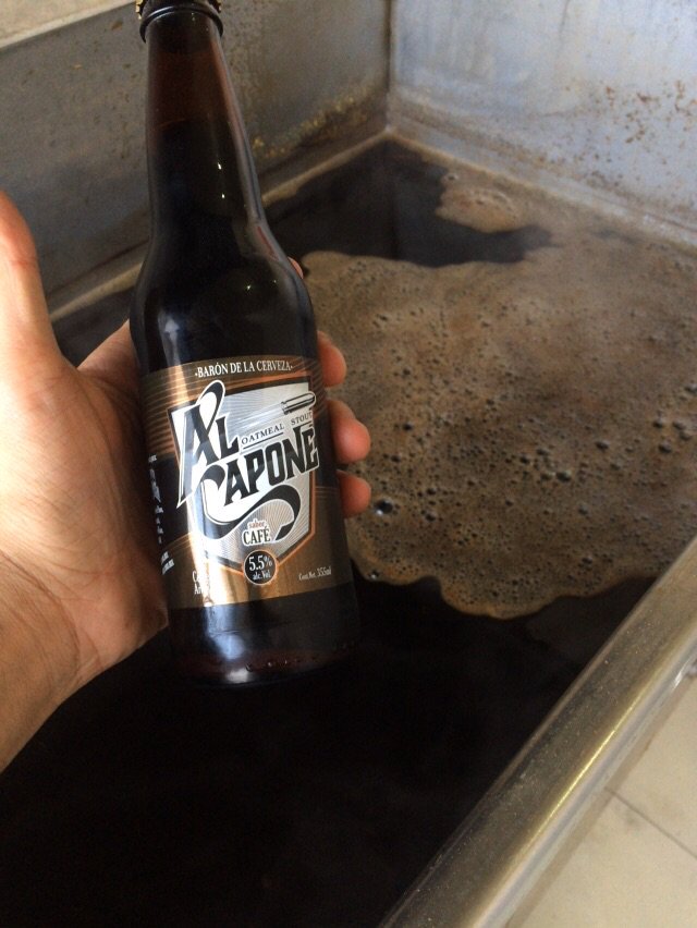 BarondlCerveza's tweet photo. Viernes social y de amistad @Chelaya_ @HGastrobar @CiceroneCibeles @reichbywolters @500cervezas @krox_beercoapa https://t.co/wgZPq3olJn