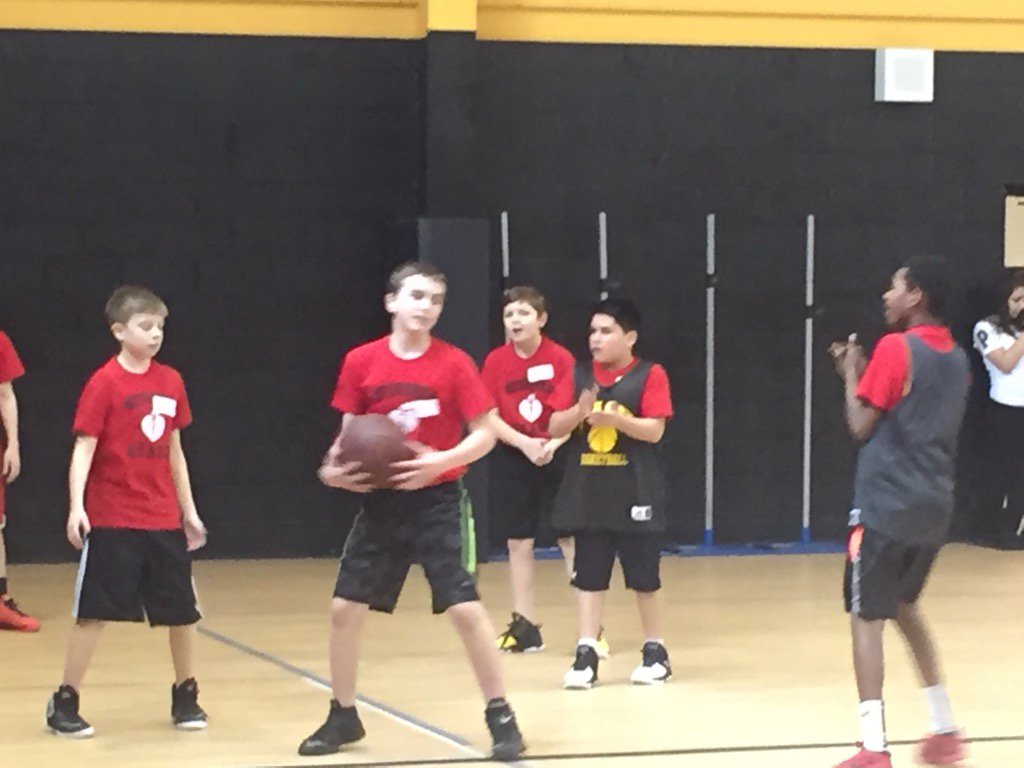 MathWithMessing's tweet photo. 6th grade Hoops 4❤️! https://t.co/7FNM5281Ln