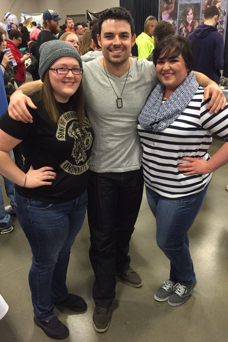KMStarnes's tweet photo. A little #fbf to when @AshleyMcClure23 took me to my first convention π Happy Birthday @Jesse_Hutch!π#FromBothOfUs https://t.co/viMSJBJ0Wn