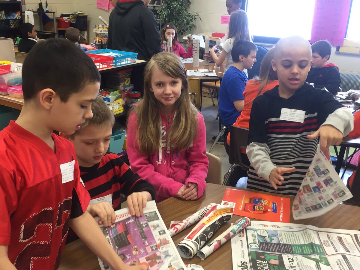 tinakoch815's tweet photo. Some great learning taking place here at Hawthorne-STEM today! #HawSED2016 https://t.co/PufNeEdb8h