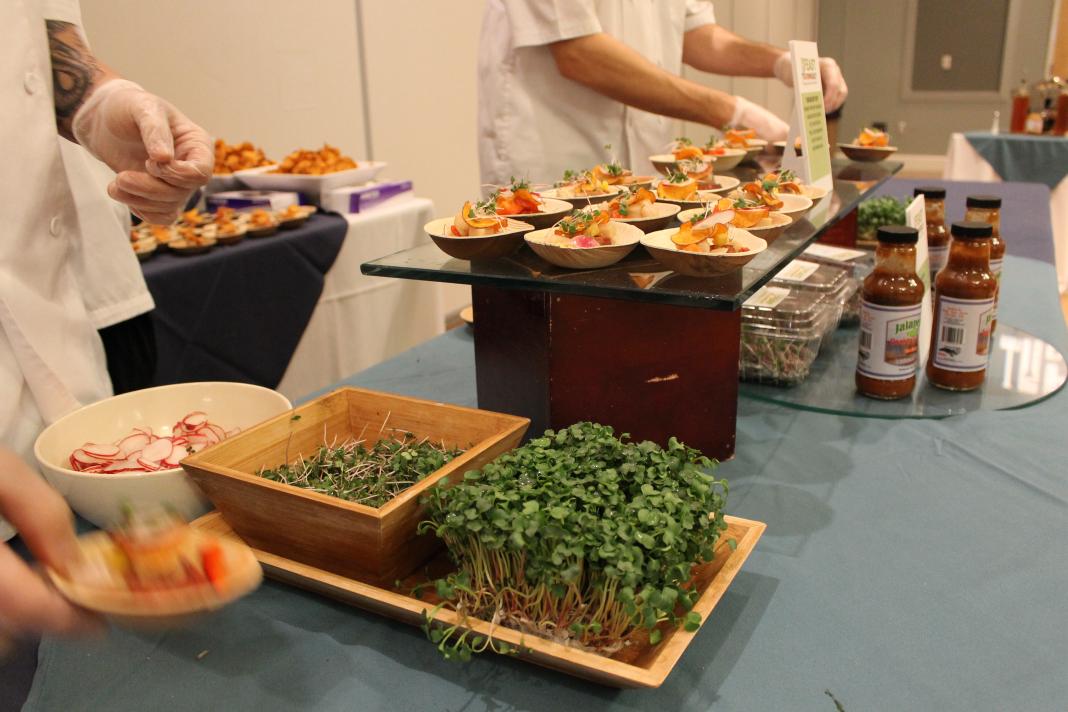 FeastDownEast's tweet photo. Eating #local at the @FeastDownEast conference! #FDEconference #eatlocal #ILM @UNCWilmington https://t.co/uwqvfcrcrH