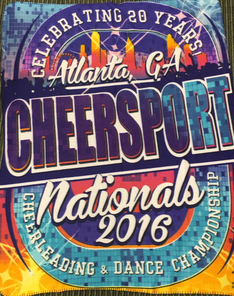 We are OBSESSED with the blankets this year! 😍