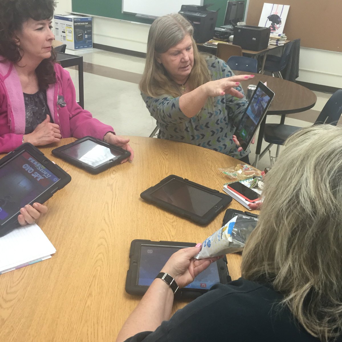 kmericks1's tweet photo. @needham_leeann sharing out @tele_Story and other great apps from #tcea2016 #powerupepisd #powerupbradley #iamepisd https://t.co/yd51ZJkXhB