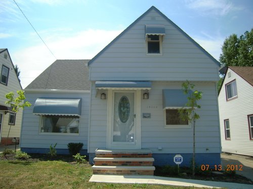 CuyaLandBank's tweet photo. Snatch up this #4bdrm #1.5bath in #MapleHeights we #renovated for only $59,900! https://t.co/dpsO8yXGJC https://t.co/aIHSDxhRQt