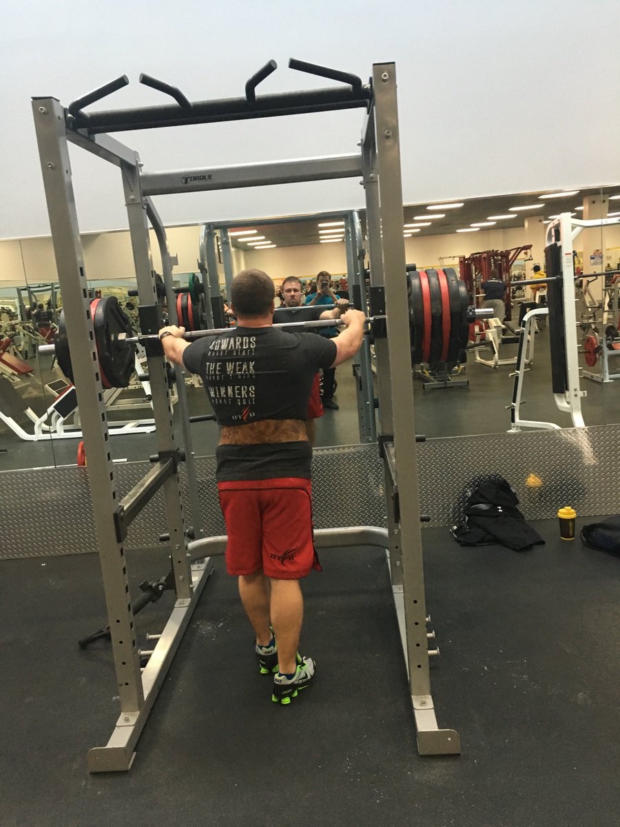 MLaPlante14's tweet photo. #legday #littlebroproblems @14Laplante @RisingStars6 https://t.co/fYeEicX6gX
