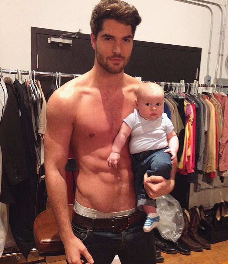 NickBatemanUSA's tweet photo. IG: "wait who's baby is this 🎥" Nick just shared this picture 😍 #NickBateman https://t.co/iPzwQYfjJ1