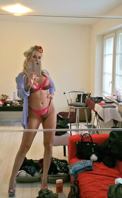 ♡ PREPARATION 4 Shooting ♡ https://t.co/os1yVwzQVf @PornStarsDaily1 @SexyTweetsDaily @bigtits_porn_ @HarryPornosta<a href="/tag/budapest"class="tags"><span>#budapest</span></a><a href="/tag/fmvideo"class="tags"><span>#fmvideo</span></a>