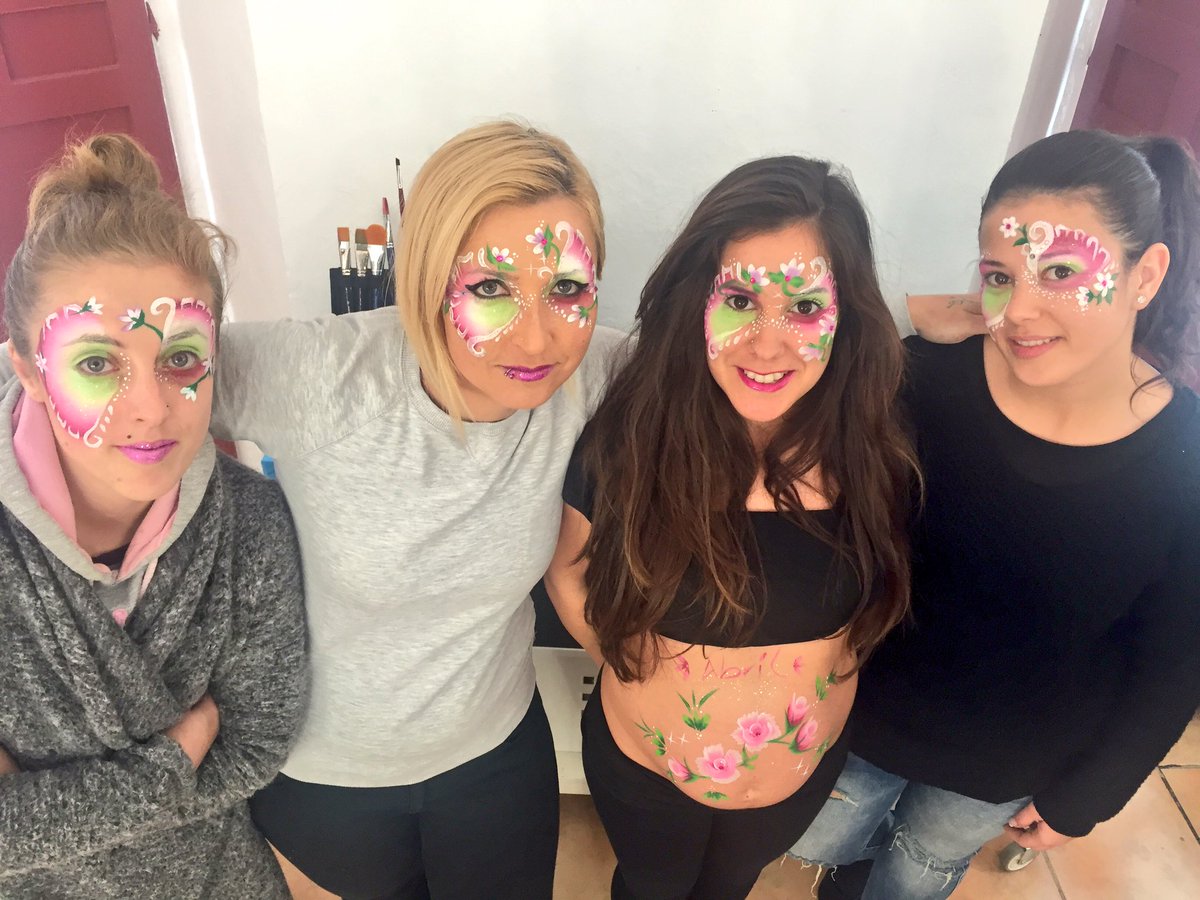 arteness // make-up tweet media