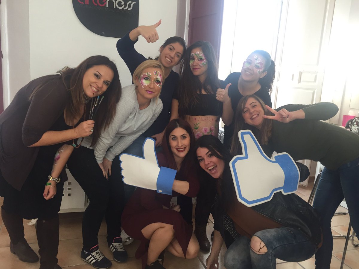 Qué bien finaliza la semana con los #Maquillajes #Infantiles de #Eliana para la clase del Máster Avanzado^^