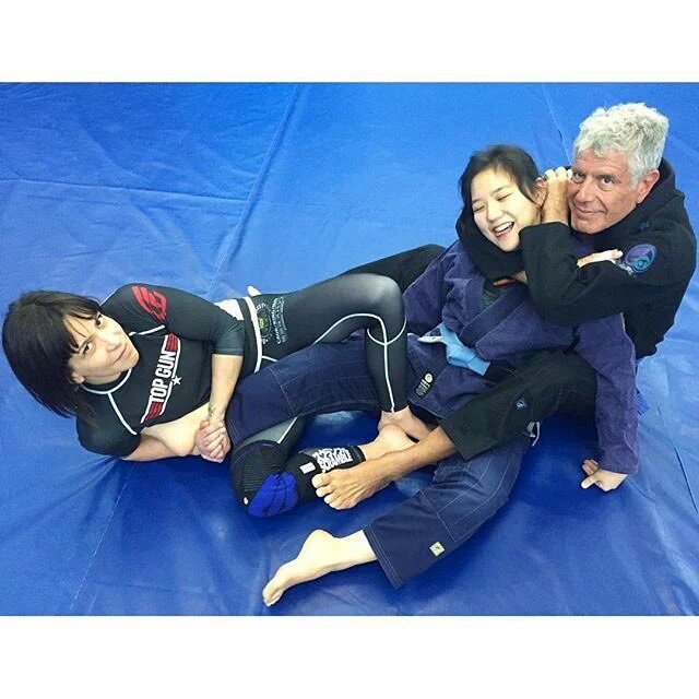LeoCarvalhoNYC's tweet photo. .@OttaviaBourdain & @Bourdain ajudando nos treinos da @helencho antes do torneio #leglockynow #FighterPLUS https://t.co/jTRTzxJ98Y
