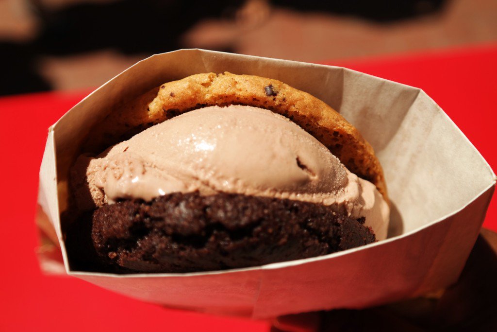 <a href="/thefoodbuzzSA/">thefoodbuzz capetown</a> had the most delicious ice cream sandwich <a href="/VandAWaterfront/">vandawaterfront</a> crumbsandcream.co.za