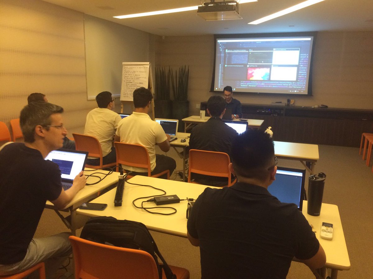 somosdigix's tweet photo. No Tive Uma ideia de hoje @gimoteco fala sobre #JSAngular. https://t.co/irMTyKwDKh