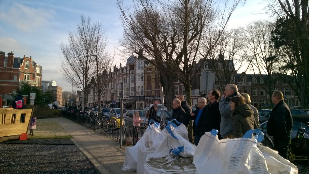 Tour naar <a href="/StatenkwartDH/">StatenkwartierDH</a> nwe speelvoorziening bijna klaar! Kinderen kunnen daar niet op wachten! <a href="/BoudewijnRevis/">Boudewijn Revis</a>