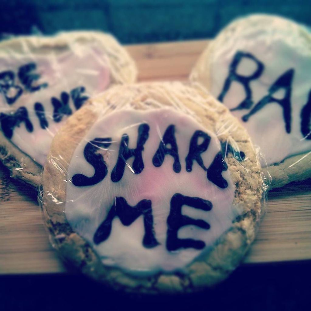 Celebrate Valentine's day with a #cookie ! (Sharing is optional)

#dtkitchener #ionbiz #dt… ift.tt/1TgxRlk