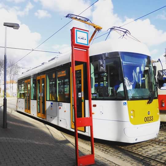 sifonka's tweet photo. Evička 🚊 je fešanda! #new #tram #evicka #dpp #praha #prague #tramvaj #evo1 @dpp_cz @twipraha https://t.co/JV8Aj9GWRB