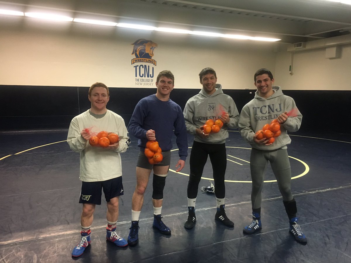rjosephgalante's tweet photo. Seniors need a lot of Vitamin C to stay strong @janetgdawg @galante_tony @Happy__GILLmore #FLA #LionStrong https://t.co/lEKoOfh3ll