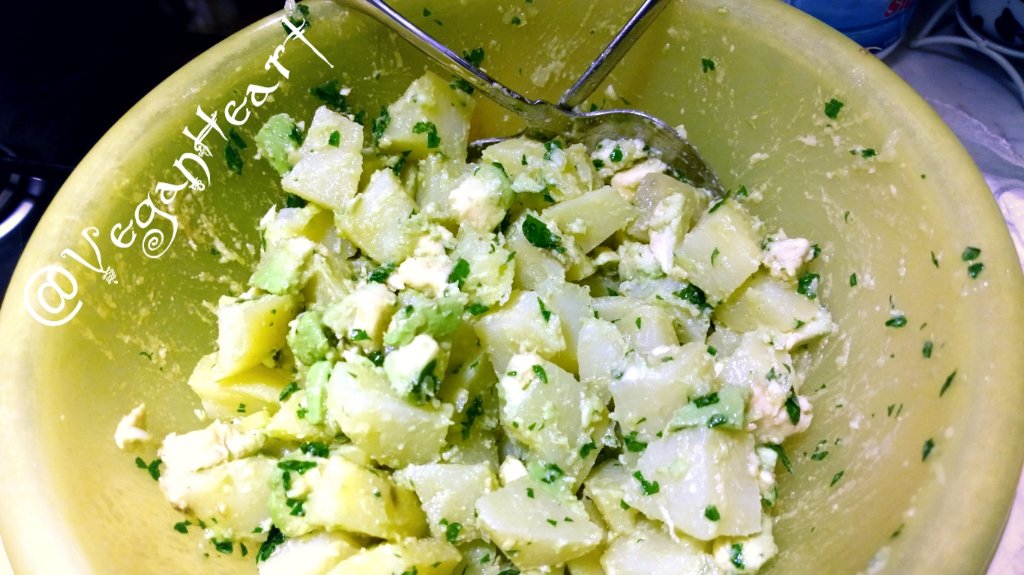#whatveganseat #potatoes #avocados salad #vegan