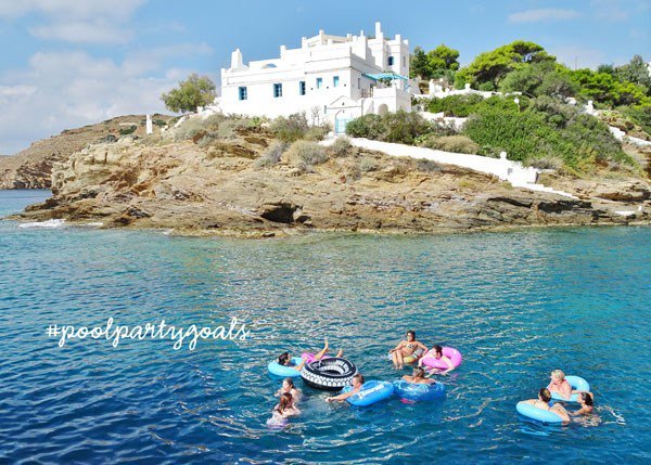 ContikiCanada's tweet photo. #poolpartygoals #travelgoals #Greece https://t.co/obpI9kYxmw