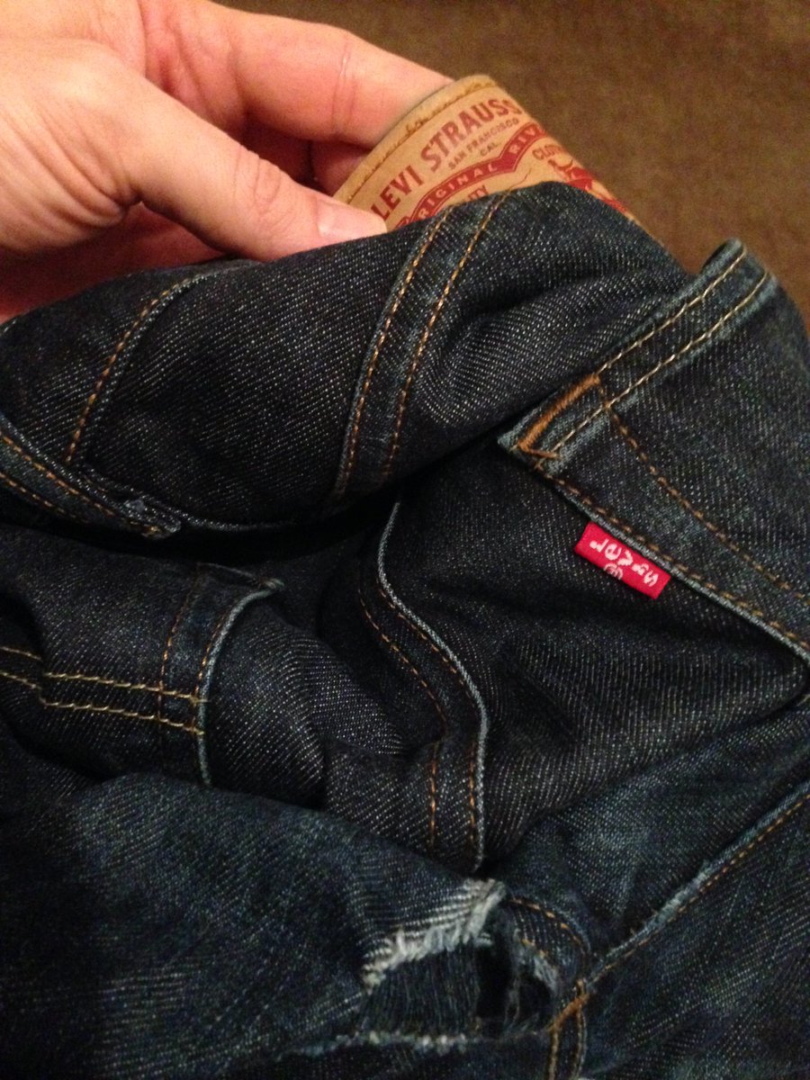 Ant_Robertson's tweet photo. @Levis_UK second time this has happened. Jeans only 4 months old, how can I get these fixed or replaced? https://t.co/hMlnkdMZjE