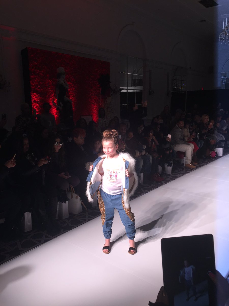 harrington_ally's tweet photo. Isossy Children // fierce fabulous children
#liveloveisossy
#NYFWisossy
#nyfw
#iampossible 
#fgnyfw 
#nyfw https://t.co/9v5QU81o3K