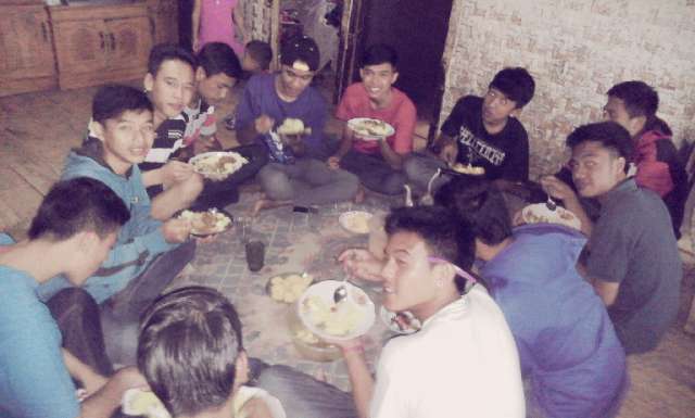 HamdanPernandan's tweet photo. Botram with brader .. acara ultah friend.. #isur https://t.co/CY3Zoxj6vo