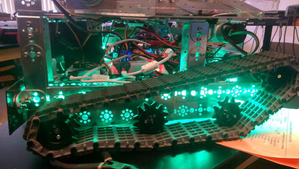 GearGrindersFTC's tweet photo. Grinder glows green https://t.co/8aeK9u2vSA