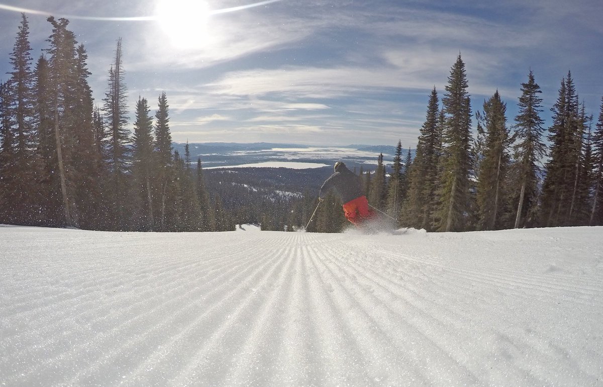 BrundageMtn's tweet photo. Sunshine today, fresh snow expected tomorrow. Spend the weekend on the Best Snow in Idaho! #skiidaho #thisismccall https://t.co/lYivxfKRrY