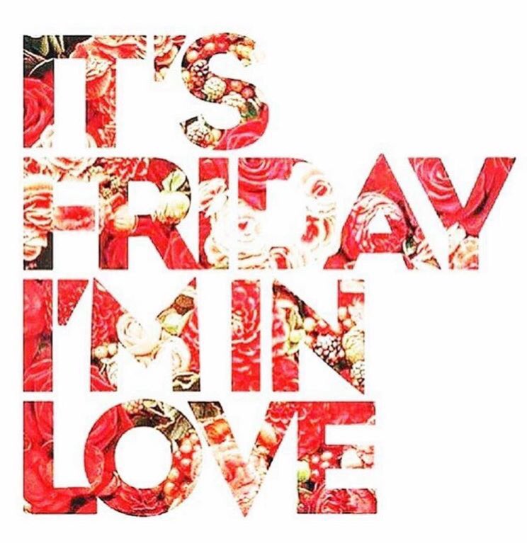 RobtheKingAtl's tweet photo. Friday we're in love #ValentinesDay #red #flowers #flowercrowns #love #boho #HappyValentinesDay #rtk https://t.co/fVuXMOIWht
