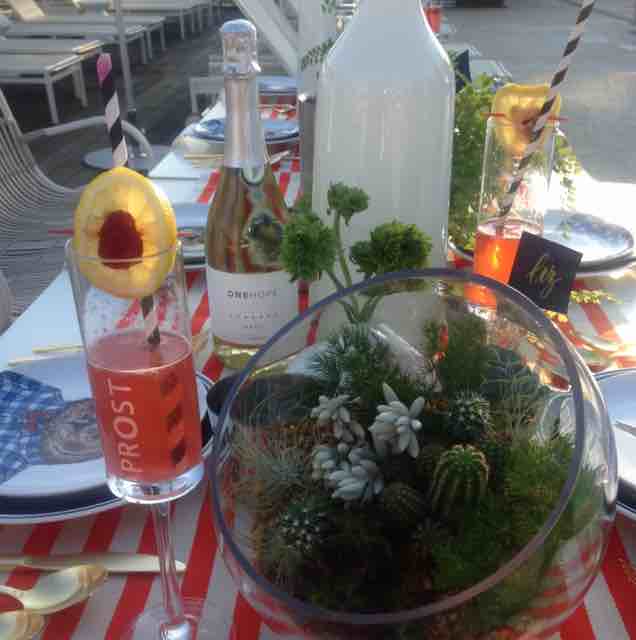 cocktailbandits's tweet photo. Cocktails poolside the #CharlestonWay #charlestonweekender #kickstarter #mixsonbrc #poolside #onehopecharleston https://t.co/E0hhuCGfh6