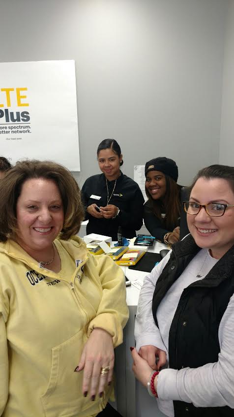 sprintflourtown's tweet photo. "I bought 5 new phones, I've never had better service and the staff were impeccable" - Tracy @LivRoses @damon0708 https://t.co/6l2zoudWsz