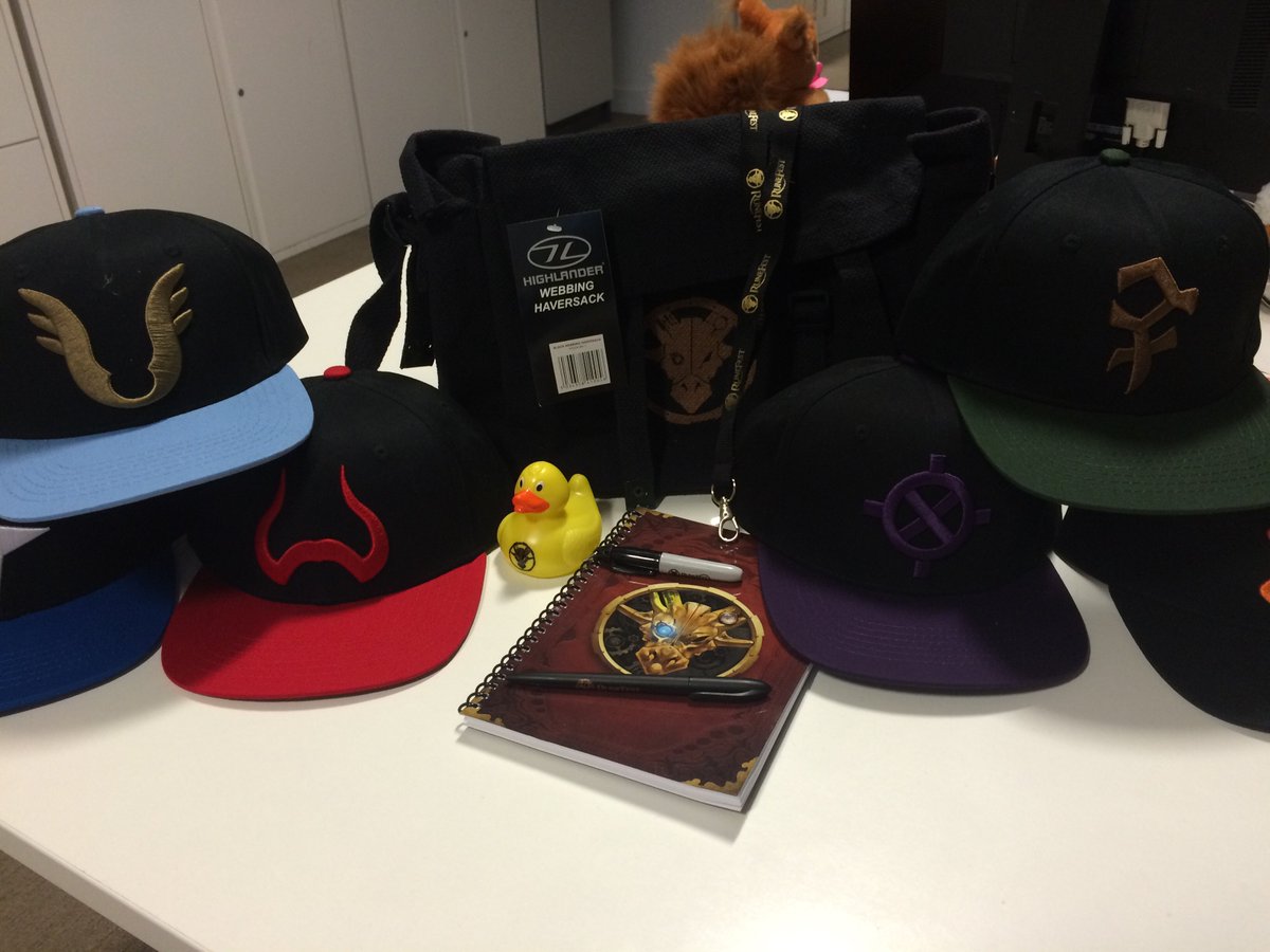 RuneScape's tweet photo. It’s a bumper #FreeStuffFriday!

Win a God cap of your choice, &amp; @RuneFest goodies! 😍

Just RT &amp; follow to enter! 🎉 https://t.co/jJQ8HJcXdb