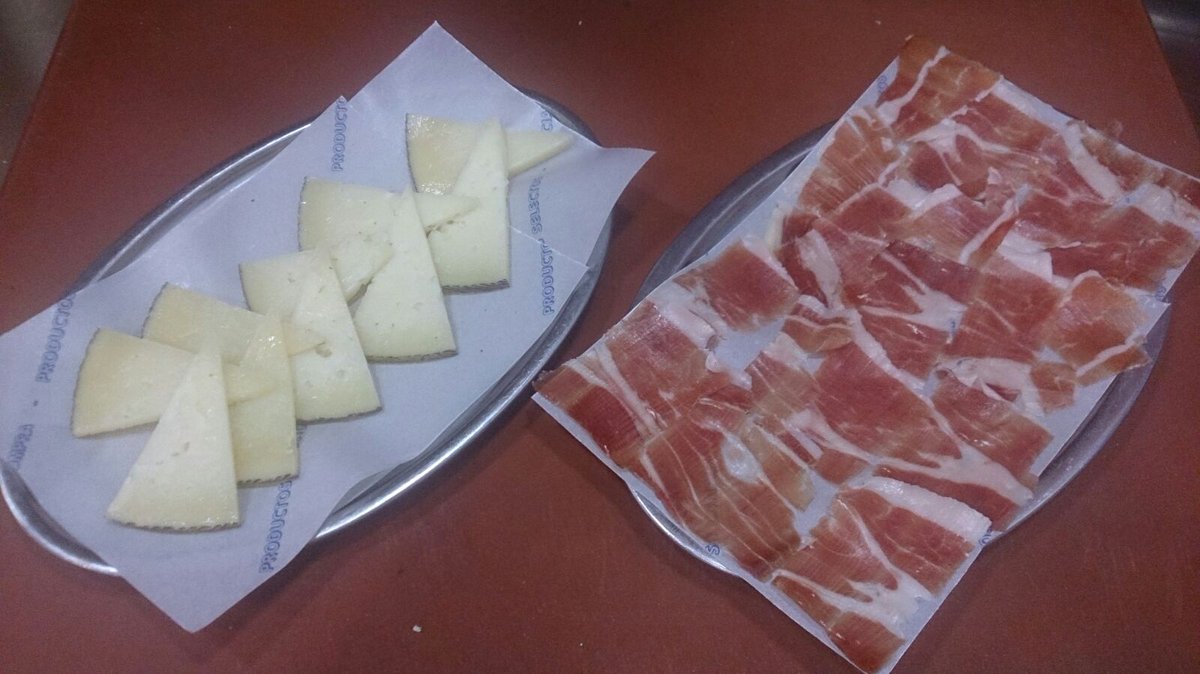 monstruodelace's tweet photo. Pide una tabla serrana en @monstruodelace https://t.co/FkaIOyWtN7