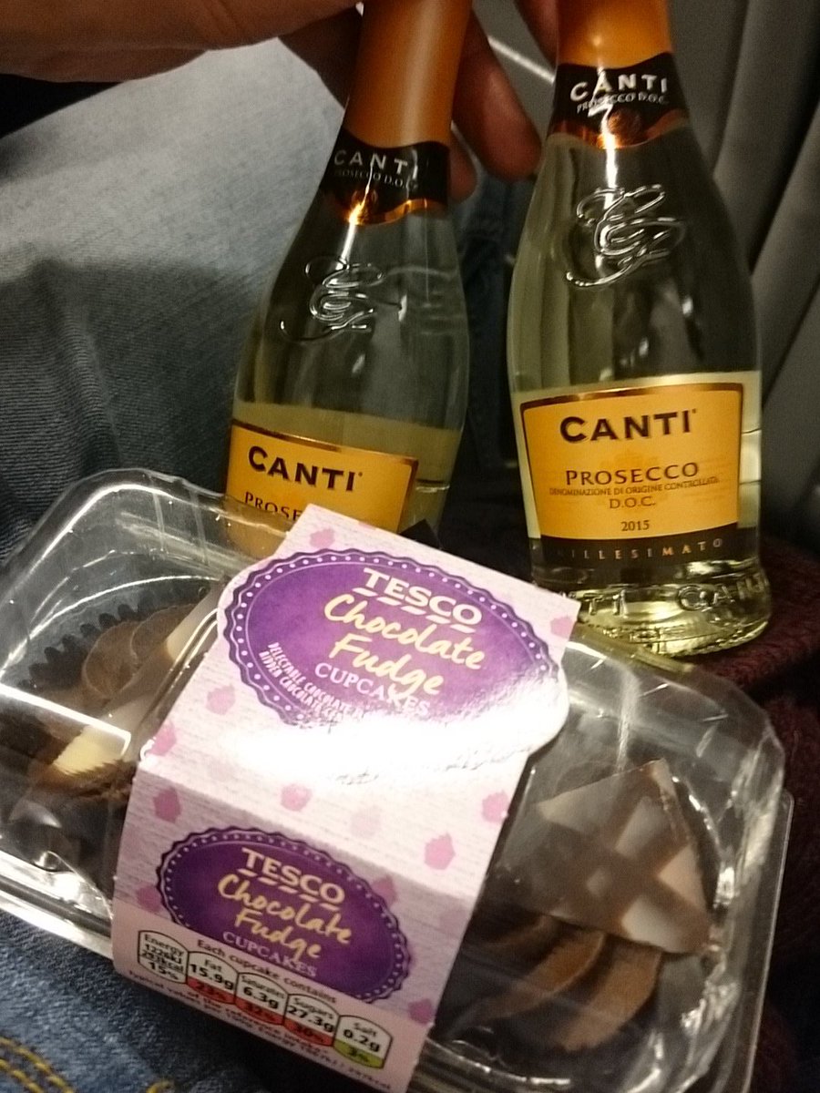 CoolTapesDale's tweet image. En route to the big smoke for valentines. Stay classy Birmingham. #London #valentines #cattleclass