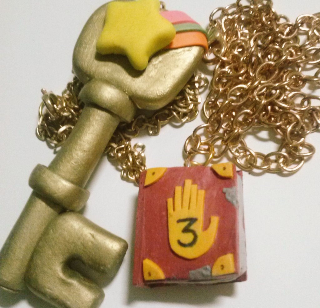 FandomizeMerch's tweet image. ¡Si quereis vivir un buen #GravityFallsFinale buscadnos en la #JapanWeekend y xompletad vuestra experiencia!