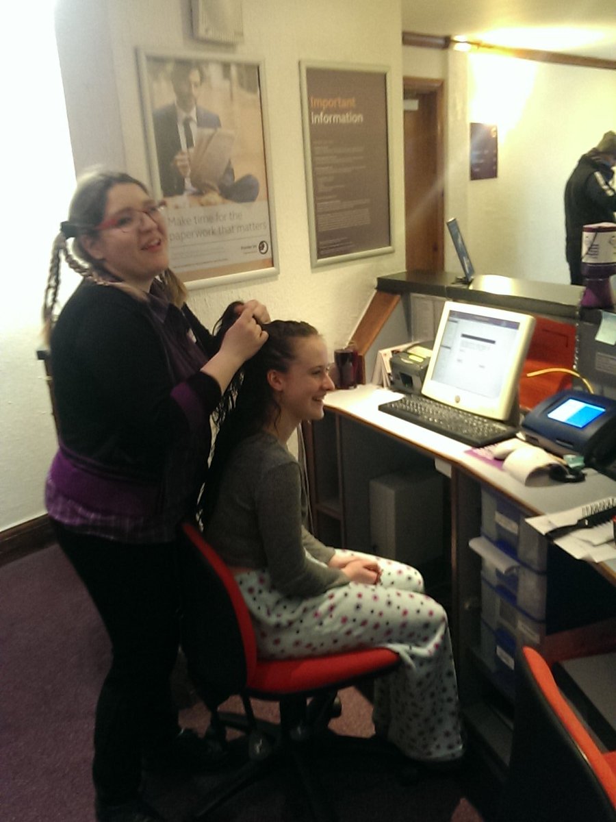 Cornell doing guests hair as she could not Platt #piwow