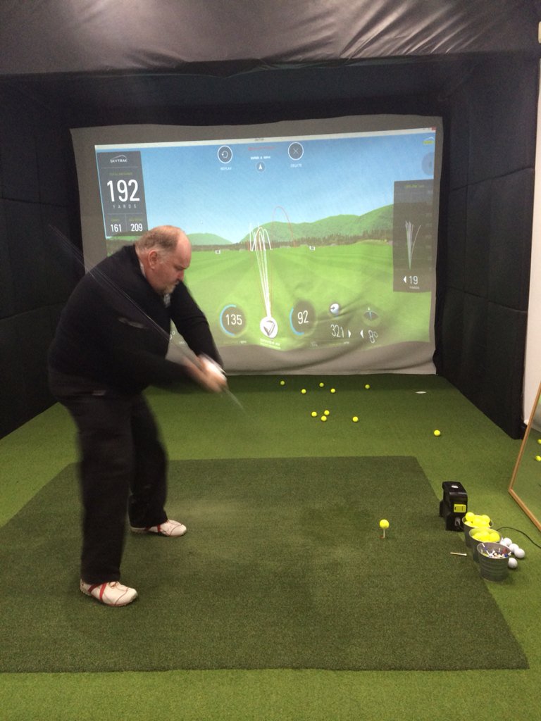 MikeOvett's tweet photo. Thanks to @Callaway_James from @CallawayGolfEU for a great DemoDay in the swing studio @Hassocksgc 12 Happy Golfers https://t.co/3argZOL8qy