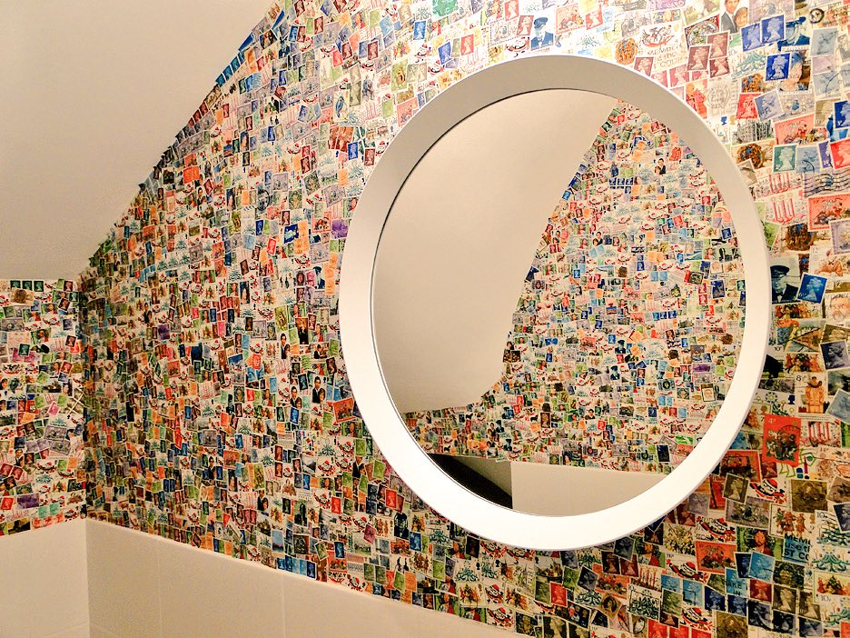 Woah! Stamp wallpaper! Thanks for sharing Mack! @machinsecurity #stamplove #philately