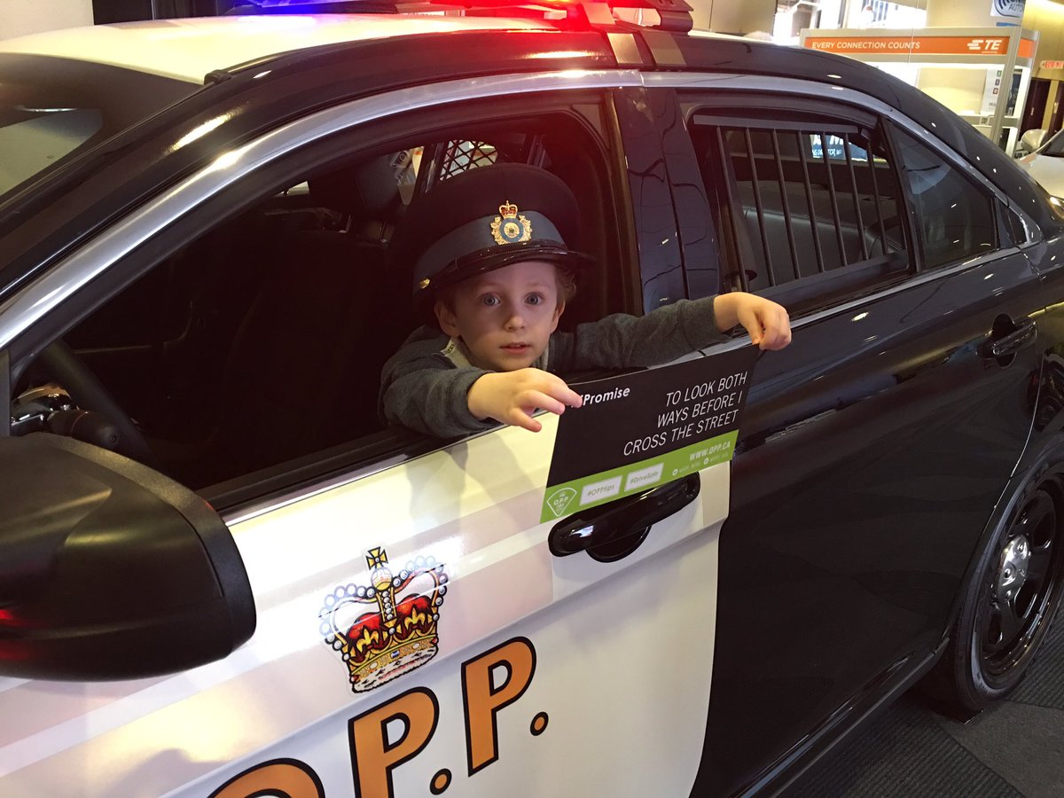 #iPromise To look both ways before I cross the street 😀👍#CIAS2016