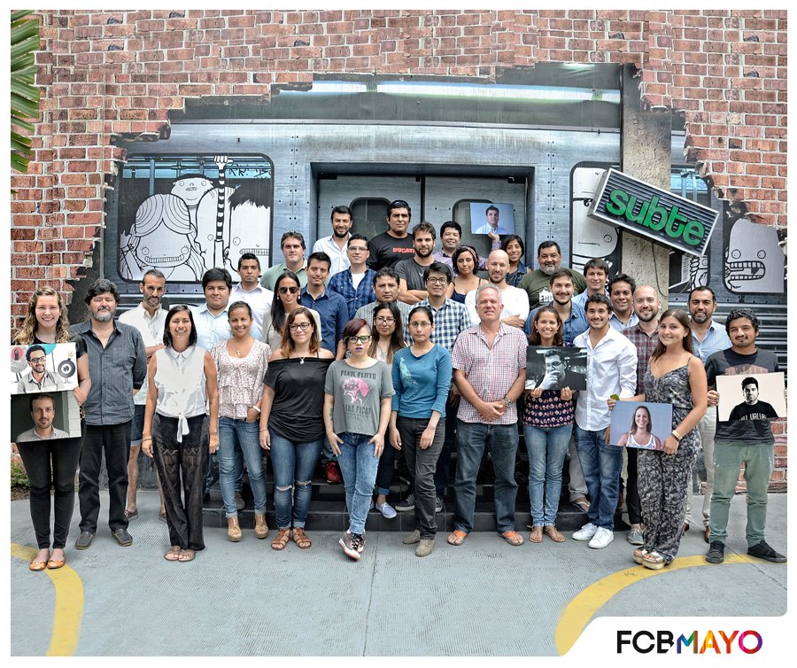 FCBMayoPeru's tweet photo. Detrás de una gran campaña, siempre hay un gran equipo. Recuerda #GallinazoAvisa, tú actúas. https://t.co/ODBf6O8tLa