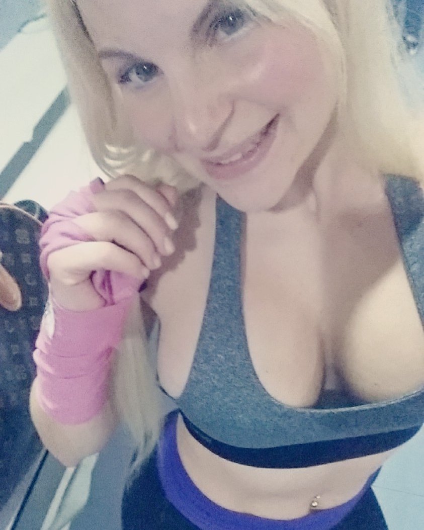 lydia_navarro_'s tweet photo. 💖💖💖#gym👯💖#bodycombat65 #finished 👊👊👊 #spa #now 🛁🎀 #Relaxing 🙏🎀 https://t.co/uJ6GbJ3FzS