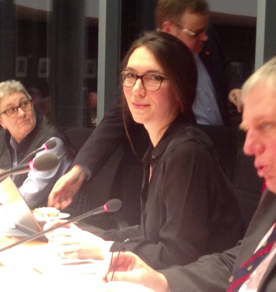NYwelskop's tweet photo. Eva Rindfleisch ist neue Hauptgeschäftsführerin der @CDA_Aktuell . Glückwunsch! Freude über die 1.Frau in diesem Amt https://t.co/Vm8SDFSKR3