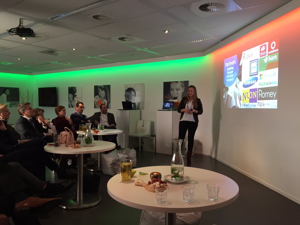Michiel_Ivo's tweet photo. Trots op het #blackstarling innovatieteam van Accor met de overtuigende businesscase t.a.v. de eigen Europese HR top https://t.co/xO0E2s7Udk