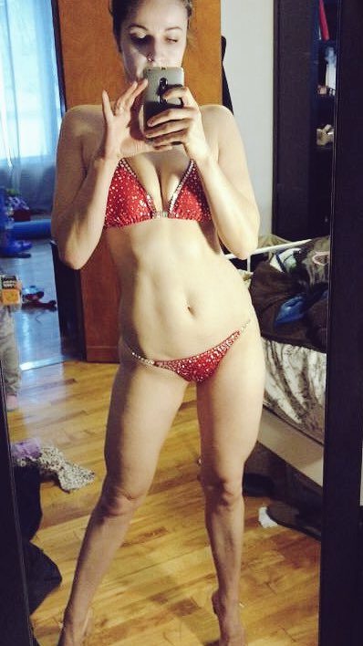 AllisonEthier's tweet photo. My #bikini #client 8 weeks out. Loving my job. #trainerlife #online #ingym #gymrat https://t.co/0cJKTOSKA5