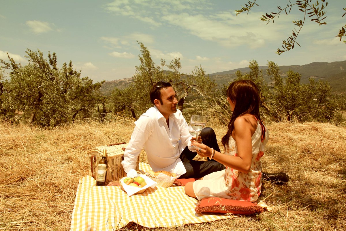 Wishing your weekend to be filled with great love and great wine. Happy Valentine’s Day from #TuscanSunWine.