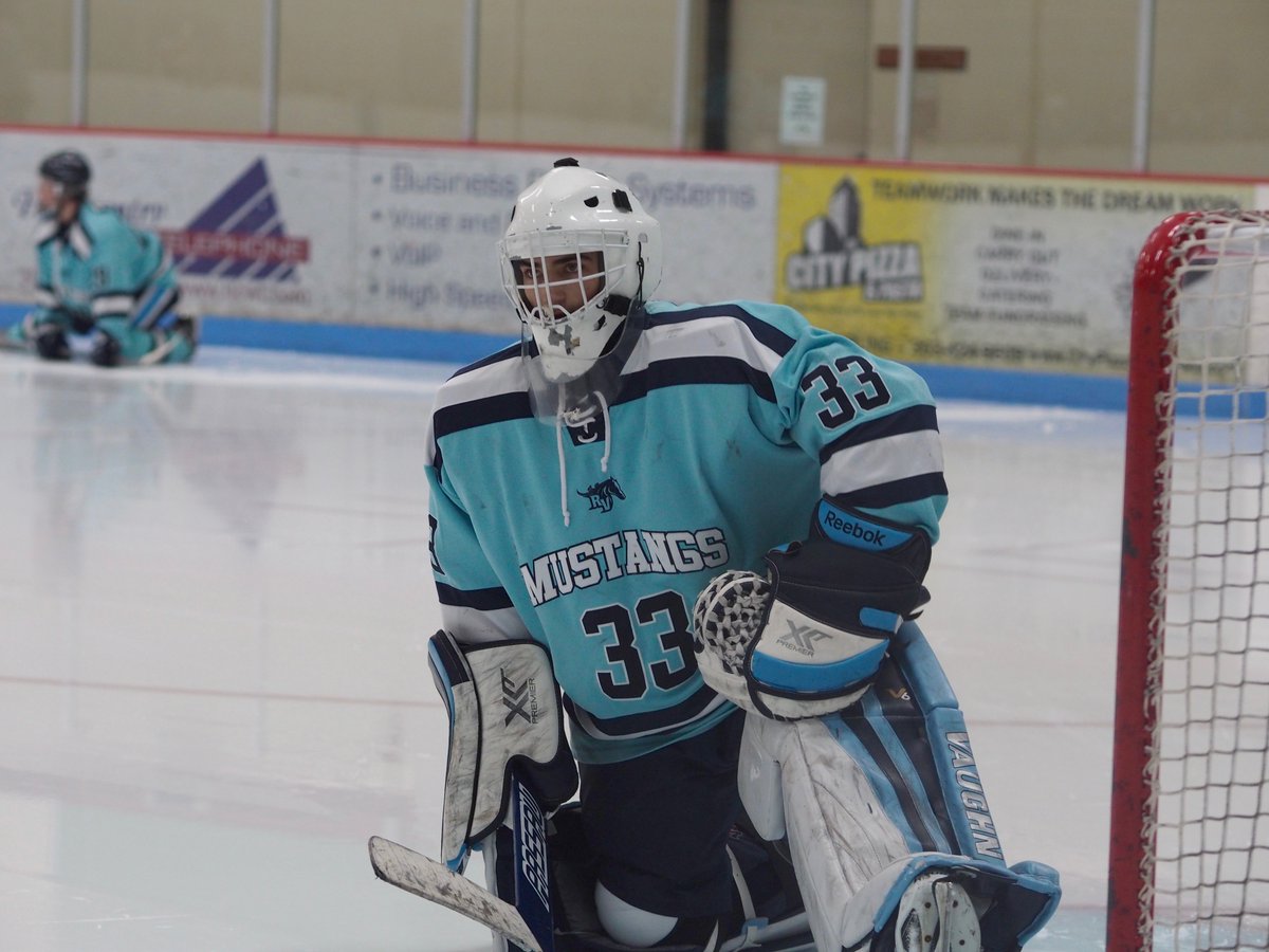 9Preps's tweet image. VIDEO: @RJHSHockey overcomes @dirtydonkeys 6-3 #copreps #9News #9Preps @RegisJesuitHS 9news.com/sports/high-sc…